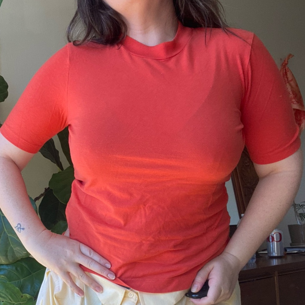 Everlane tshirt